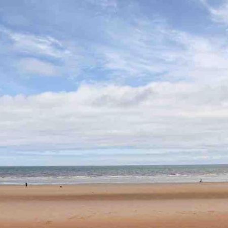 Beeches Bach, 1 Bedroom Cottage With Hot Tub Prestatyn Esterno foto
